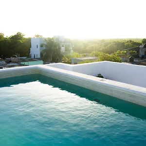 itza-hotel-akumal.quintano-roohotels.com/